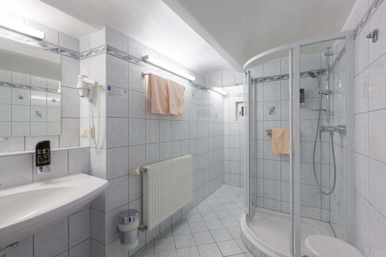 Pension Elfy Baden bei Wien Esterno foto