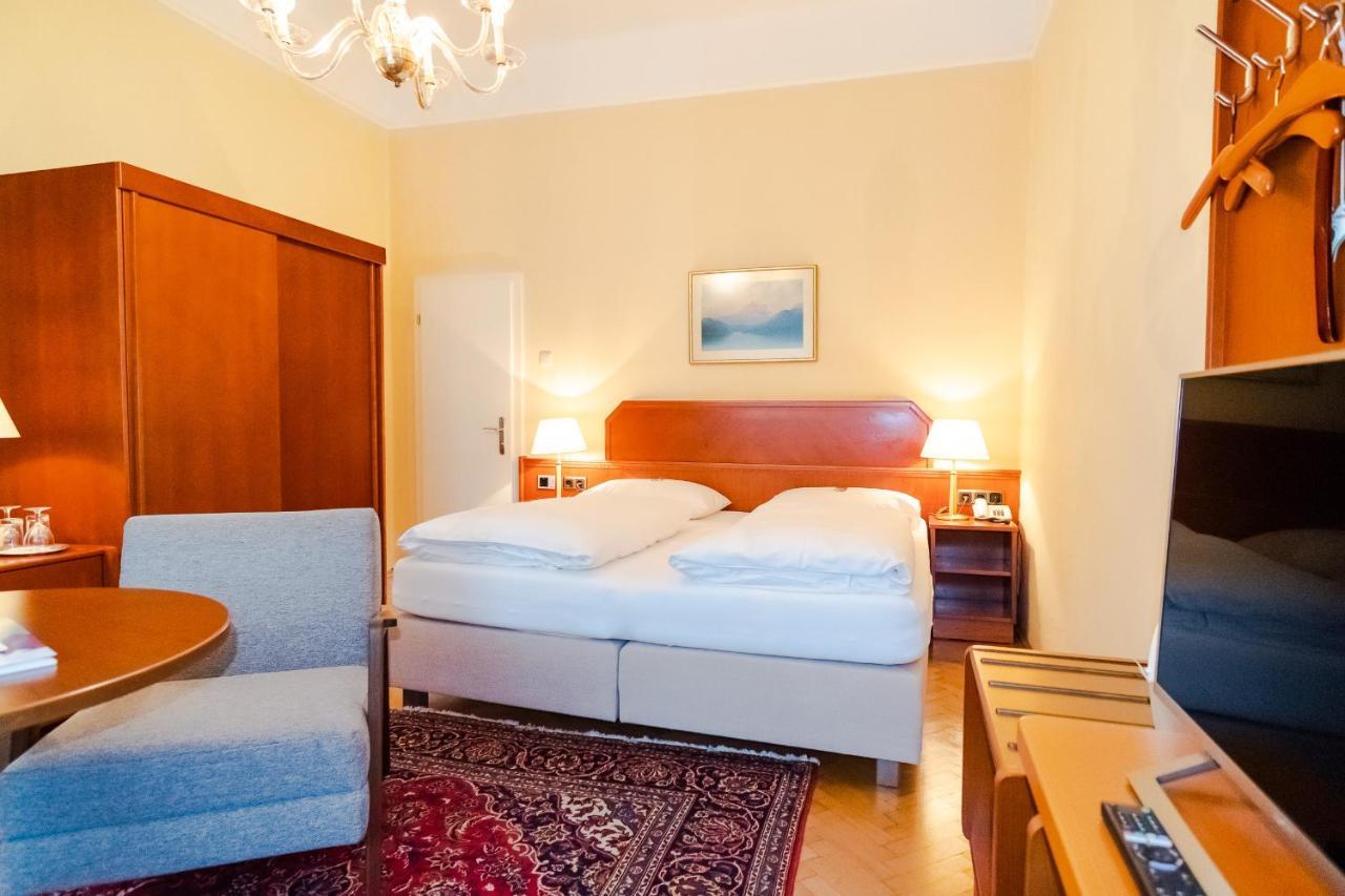 Pension Elfy Baden bei Wien Esterno foto
